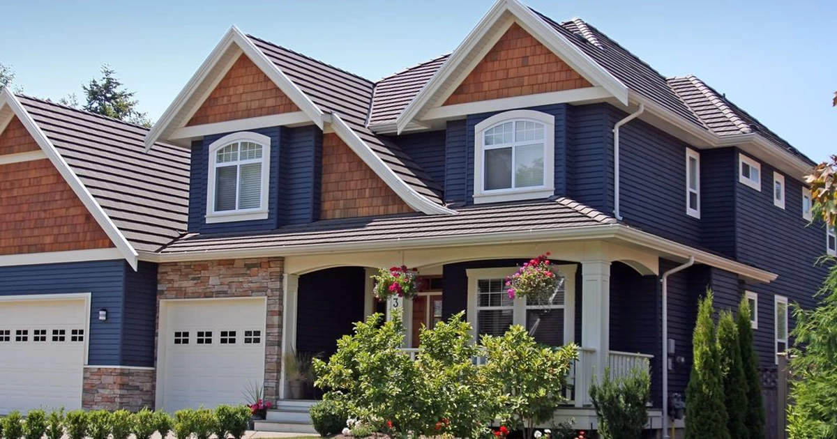 How long does vinyl siding last